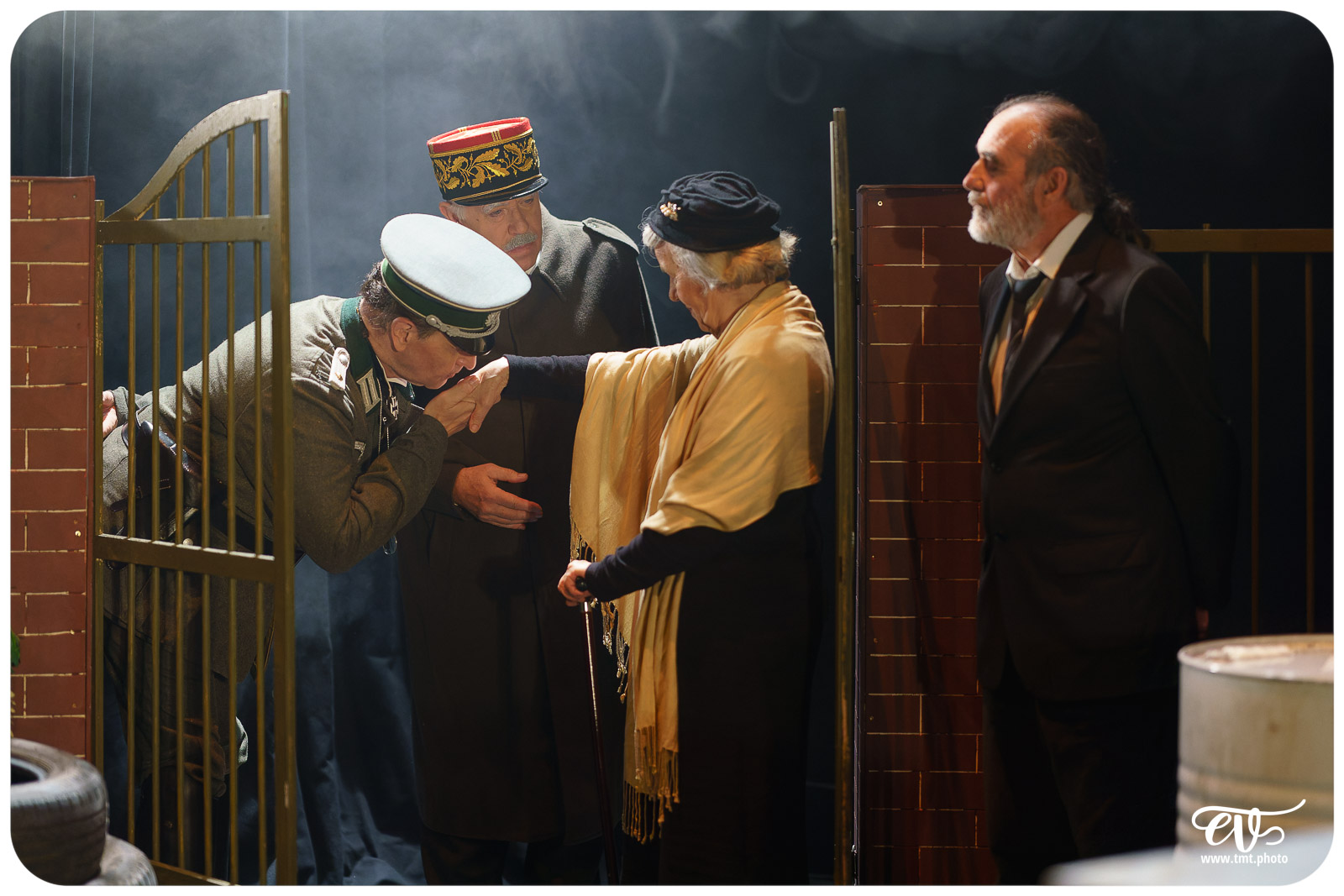 LES VISIONS DE SIMONE MACHARD (CIE LA CLAQUE)